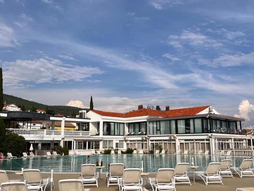 Hotel Millenium Deluxe 4*